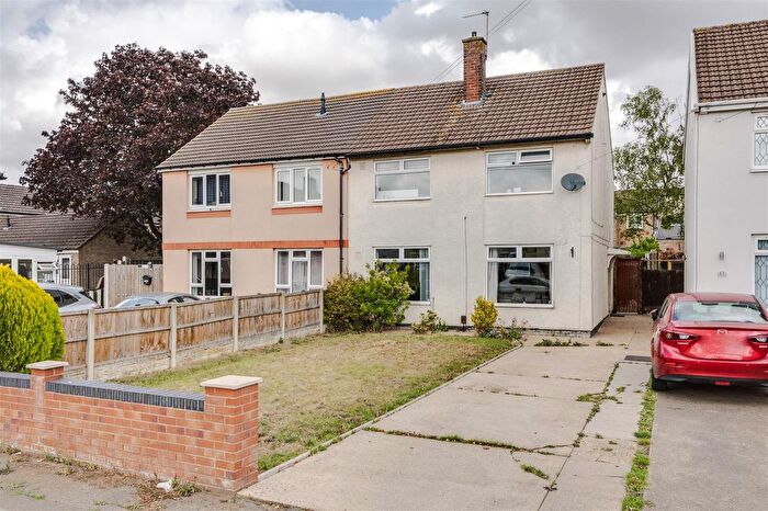 3 Bedroom Semi-detached House For Sale In Bonby Grove, Scunthorpe, DN17