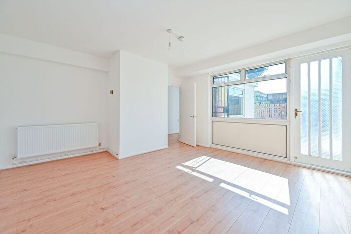 3 Bedroom Flat For Sale In Beckway Street, London, Elephant And Castle, London, SE17