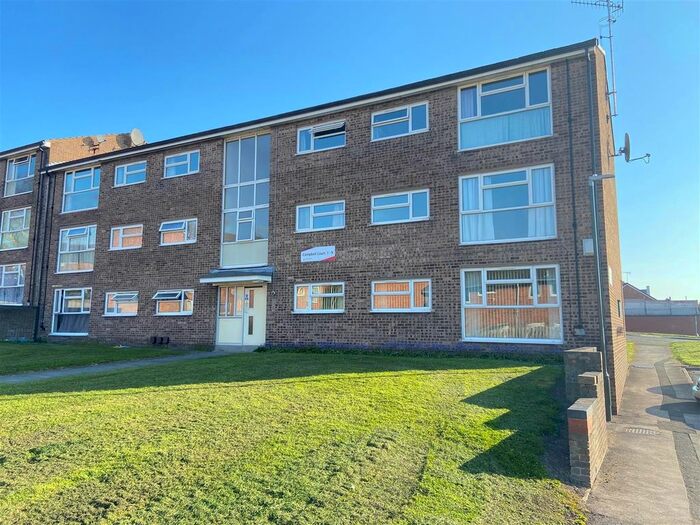 2 Bedroom Flat To Rent In Campbell Court, Church Walk, New Whittington, Chesterfield, S43