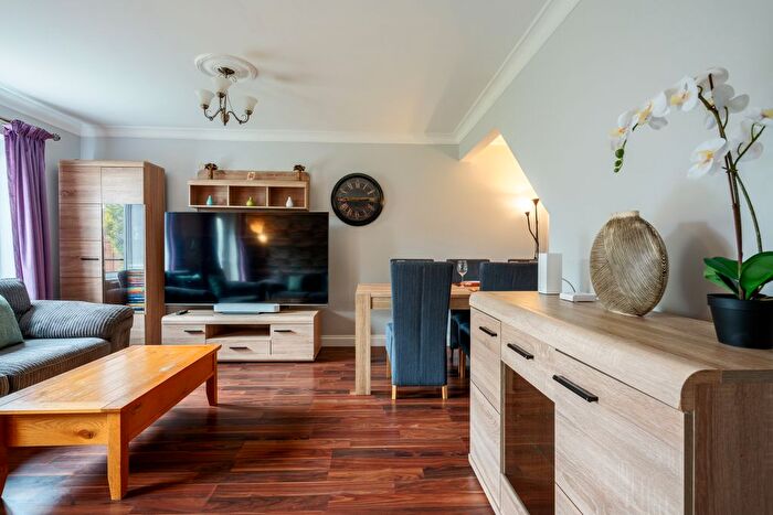 4 Bedroom Property To Rent In Alsom Avenue, Worcester Park, KT4