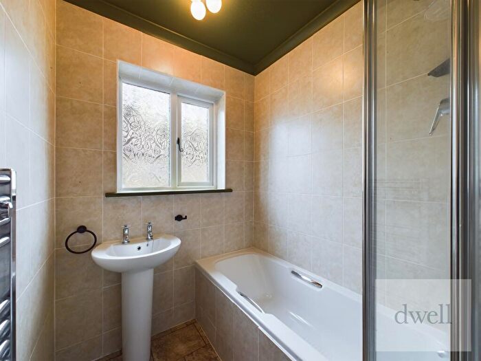 4 Bedroom Semi-Detached House To Rent In Otley Old Road, Cookridge, Leeds, LS16