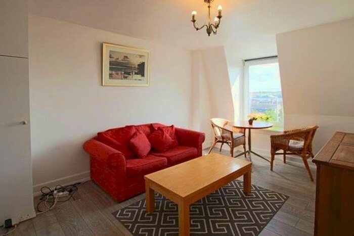 2 Bedroom Flat To Rent In Victoria Road, Dundee, DD1