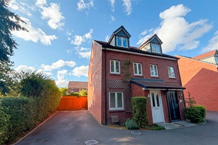 3 Bedroom Semi-Detached House For Sale In Salisbury, SP2