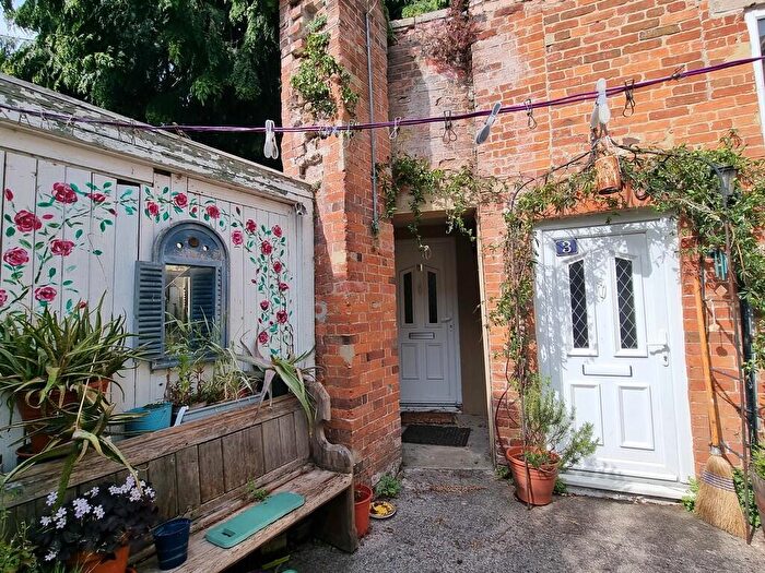 1 Bedroom Flat To Rent In Market Place, Warminster, BA12