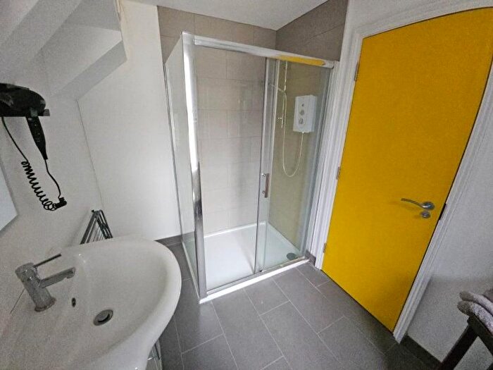 1 Bedroom Flat To Rent In Goswell Road, London, EC1V