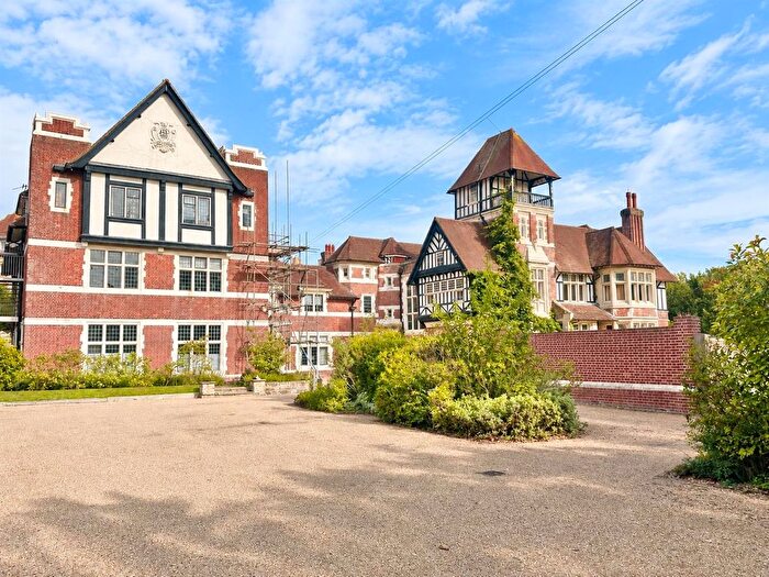 2 Bedroom Flat For Sale In Albany Road, St. Leonards-On-Sea, TN38