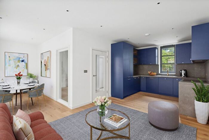 2 Bedroom Flat For Sale In Goodluck Hope, Orchard Place, E14