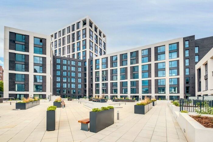 2 Bedroom Apartment To Rent In St. Martins Place, Edgbaston, B15