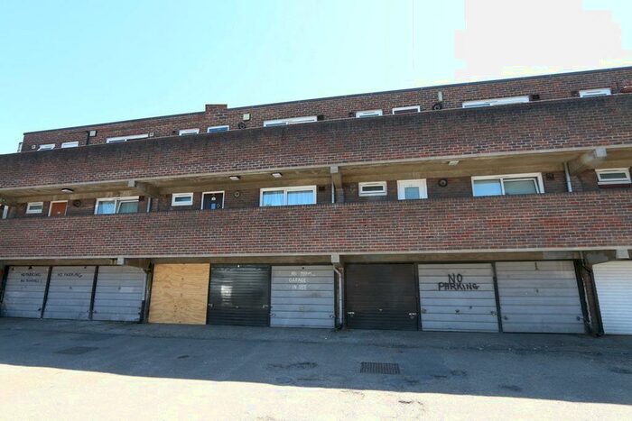 1 Bedroom Flat To Rent In Dawson Close, Woolwich, London, SE18