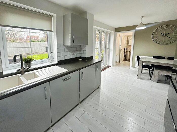 4 Bedroom Detached House For Sale In Pius Avenue, North Hykeham, Lincoln, LN6