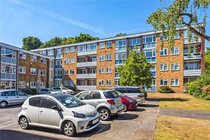 2 Bedroom Apartment To Rent In Woking, GU22