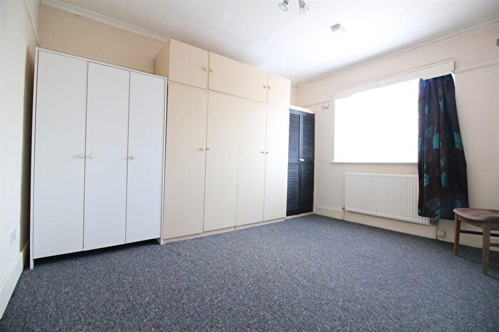 3 Bedroom Property To Rent In Meadow Road, Feltham, TW13