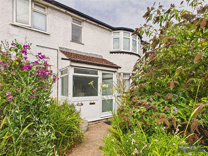 1 Bedroom Flat For Sale In Roxeth Green Avenue, Harrow, HA2