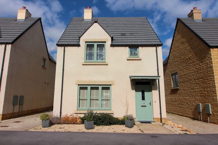 3 Bedroom Detached House For Sale In Wellington Way, Milton-Under-Wychwood, OX7