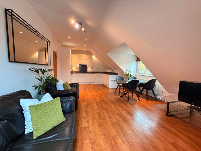 2 Bedroom Flat To Rent In Roe Green Lane, Alban Court, AL10