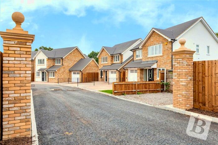 4 Bedroom Detached House To Rent In Sloane Mews, Hornchurch, RM11