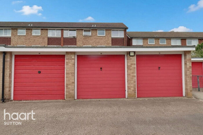 2 Bedroom Flat To Rent In Upton Dene, Sutton, SM2