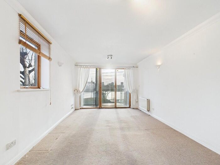 2 Bedroom Flat For Sale In Maritime Quay, London, E14