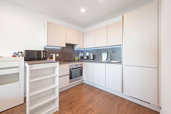 1 Bedroom Flat For Sale In Damsel Walk, Hendon, London, NW9