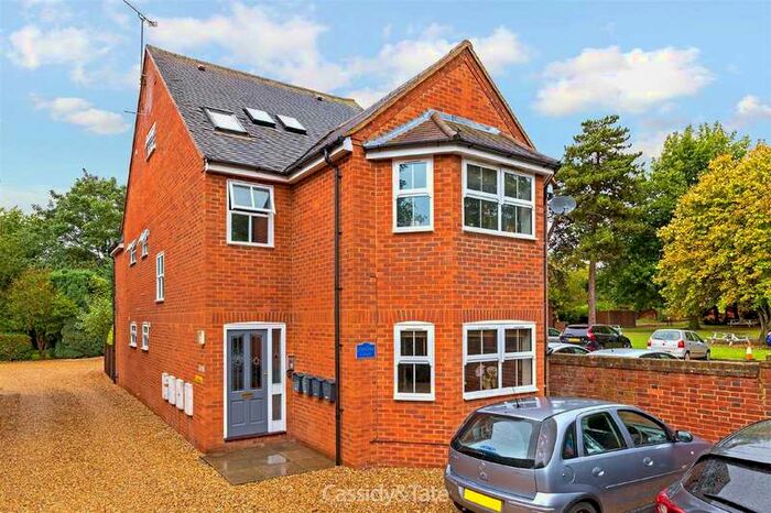 1 Bedroom Apartment To Rent In Beaconsfield Road, St Albans, AL1