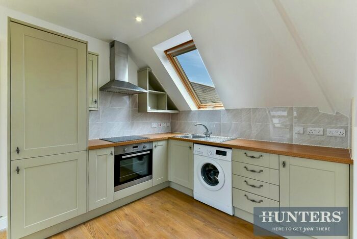 1 Bedroom Flat To Rent In New Road, Hounslow, TW3