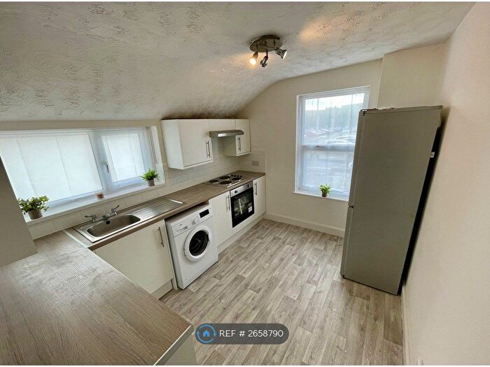 2 Bedroom Flat To Rent In Grosvenor Street, Blackpool, FY1