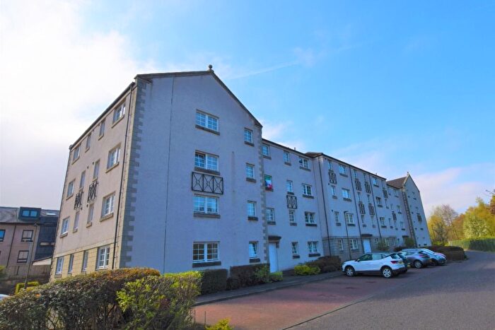 2 Bedroom Flat To Rent In Grandfield, Trinity, Edinburgh, EH6