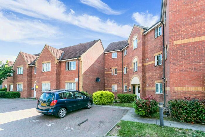 2 Bedroom Flat To Rent In Ley Street, Ilford, IG2