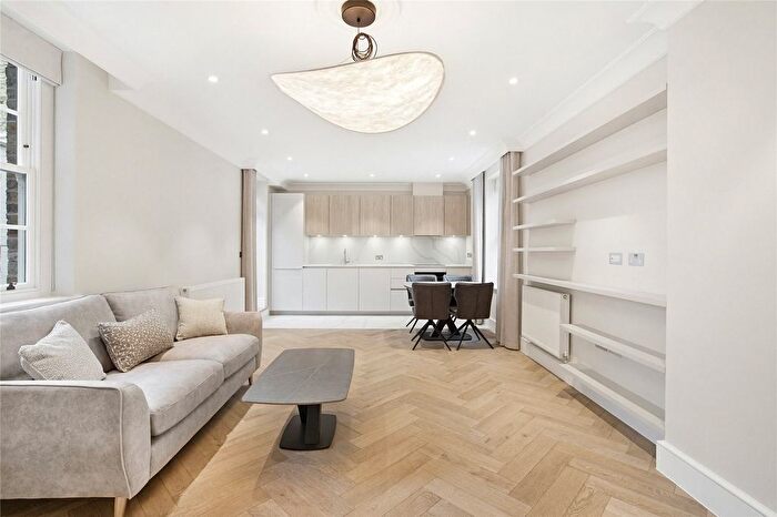 2 Bedroom Flat To Rent In Devonshire Street, Marylebone, London, W1G