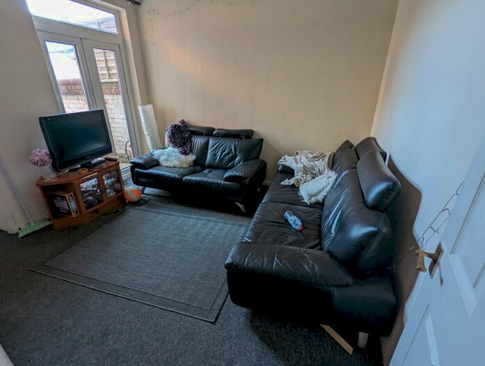 4 Bedroom Terraced House To Rent In De Beauvoir Road, Reading, RG1