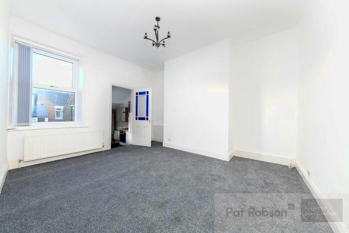 2 Bedroom Maisonette To Rent In Simonside Terrace, Heaton, Newcastle Upon Tyne, NE6