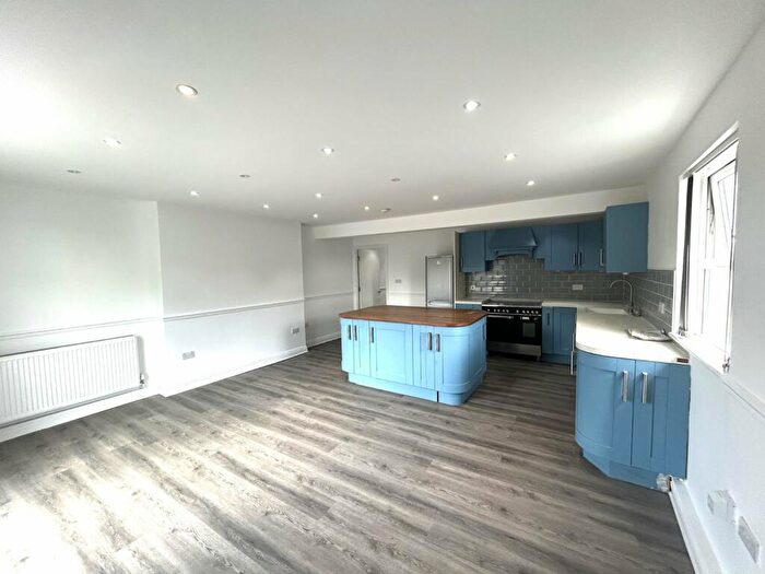 1 Bedroom Flat To Rent In Kirkstall Road, Kirkstall, Leeds, LS4