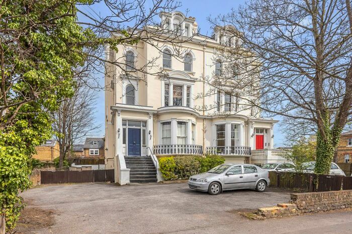 1 Bedroom Apartment To Rent In Windsor, Berkshire, SL4