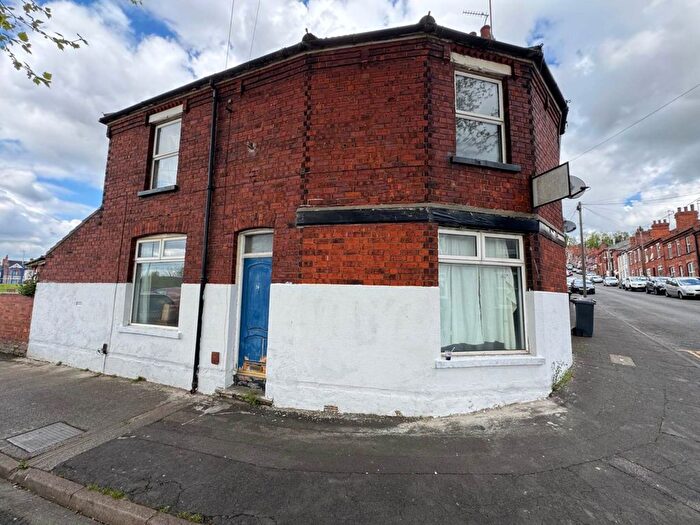 3 Bedroom Semi-Detached House For Sale In Winn Street, Lincoln, LN2