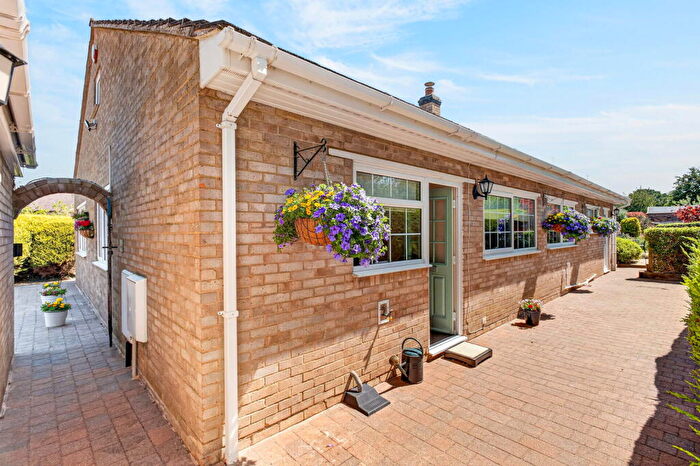 4 Bedroom Detached Bungalow For Sale In Chase Park Road, Yardley Hastings, NN7