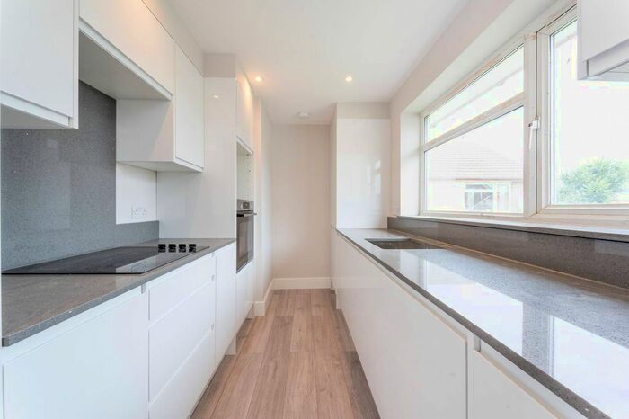 2 Bedroom Flat To Rent In Haslemere Avenue, Hanwell, London, W7