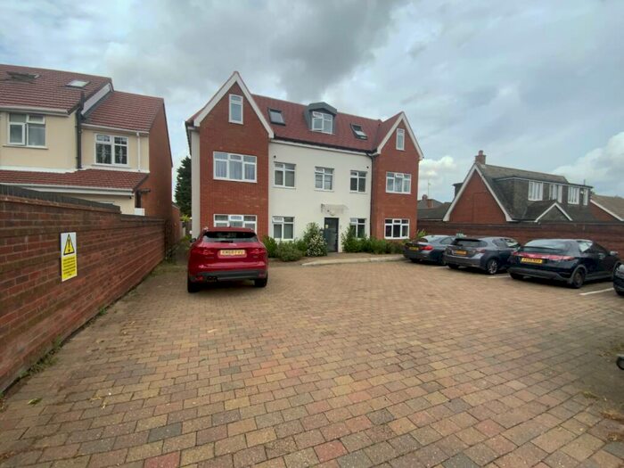 3 Bedroom Flat To Rent In Dunstable Road, Luton, Bedfordshire, LU4