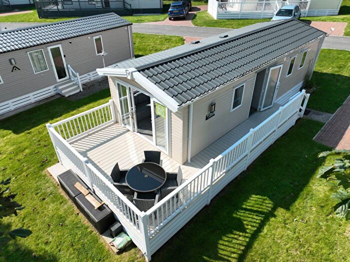 2 Bedroom Mobile/park Home For Sale In Hewas Water, St. Austell, PL26