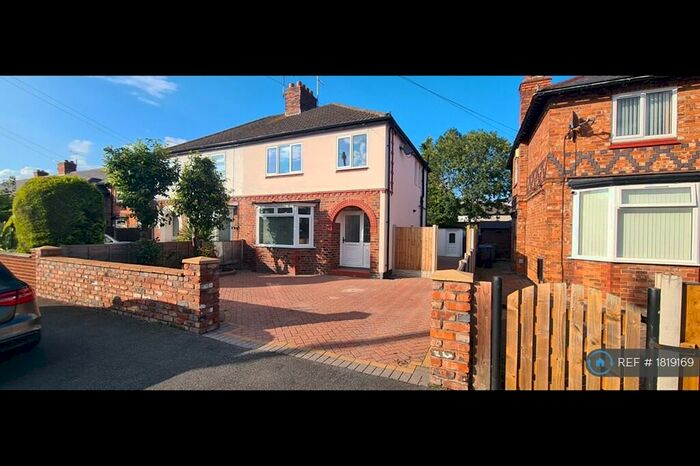 3 Bedroom Semi-Detached House To Rent In Windsor Road, Chester, CH4