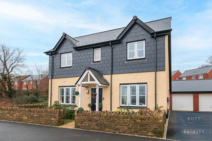 4 Bedroom Detached House For Sale In Coaker Road, Exeter, EX1