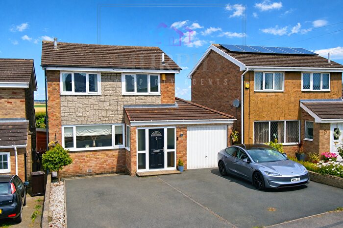 3 Bedroom Detached House For Sale In Larks Hill, Pontefract, Wakefield, Pontefract, WF8