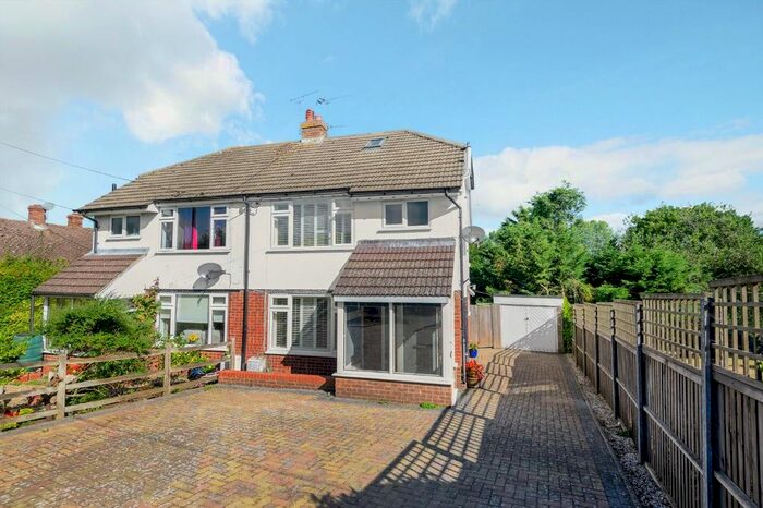4 Bedroom Semi-Detached House For Sale In The Ridgeway, Smeeth, Ashford, TN25