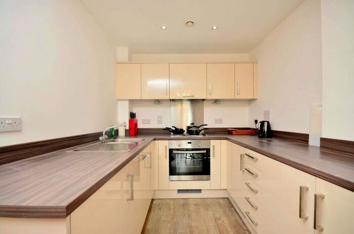 Studio To Rent In Guildford Road, Woking, GU22