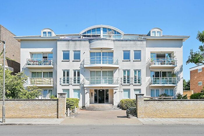 2 Bedroom Flat For Sale In Carlton Drive, Putney, London, SW15