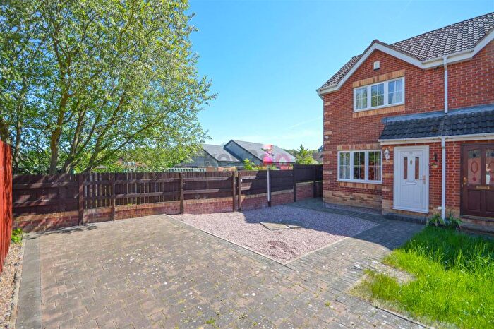 2 Bedroom Semi-Detached House To Rent In Toll House Mead, Mosborough, S20