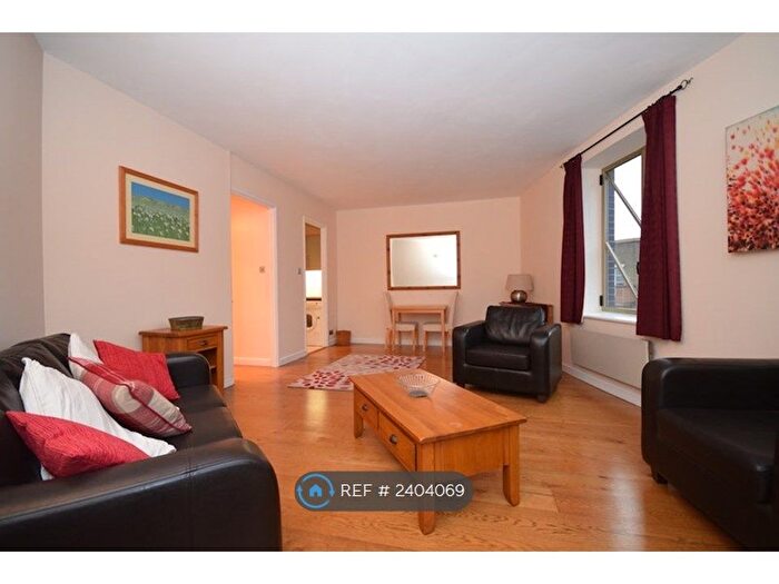 1 Bedroom Flat To Rent In The Circle, London, SE1