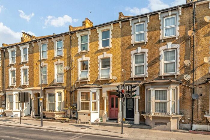 1 Bedroom Flat To Rent In Graham Road, Hackney, E8