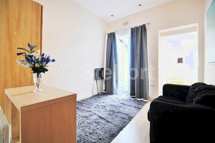 2 Bedroom Apartment To Rent In Witley Road, London, N19