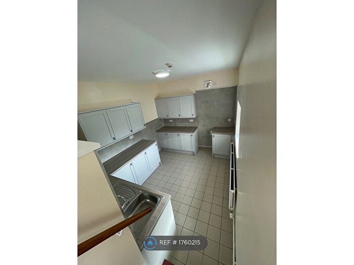 4 Bedroom Terraced House To Rent In Rhondda Street, Swansea, SA1