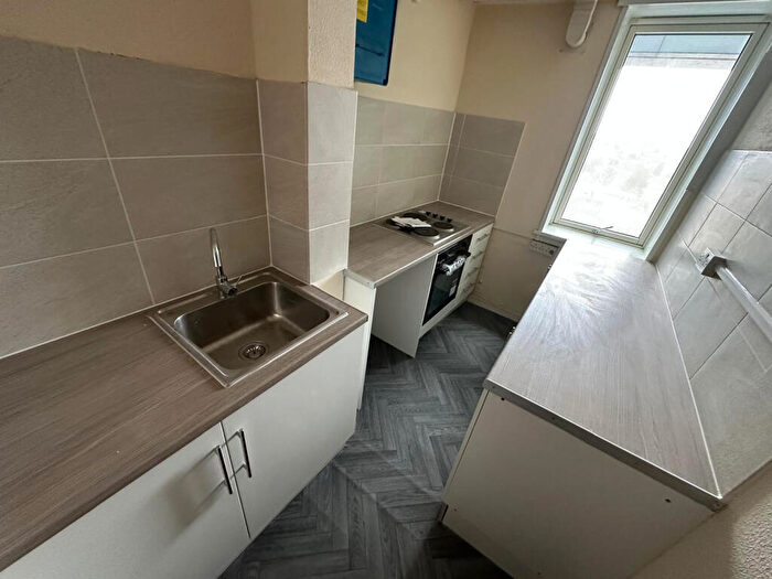 2 Bedroom Flat To Rent In Hockmore Tower, Oxford, OX4